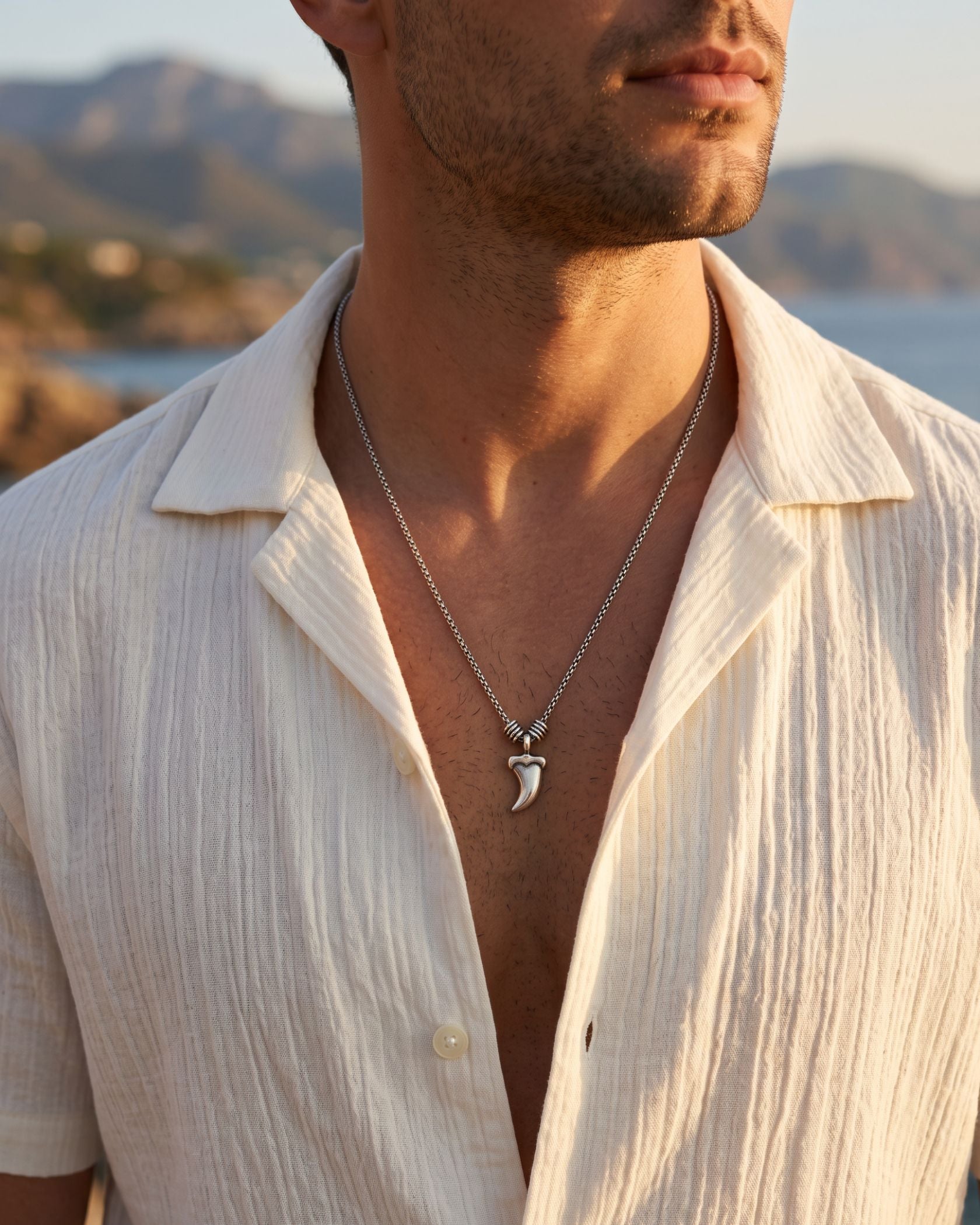 TUSK CHAIN NECKLACE
