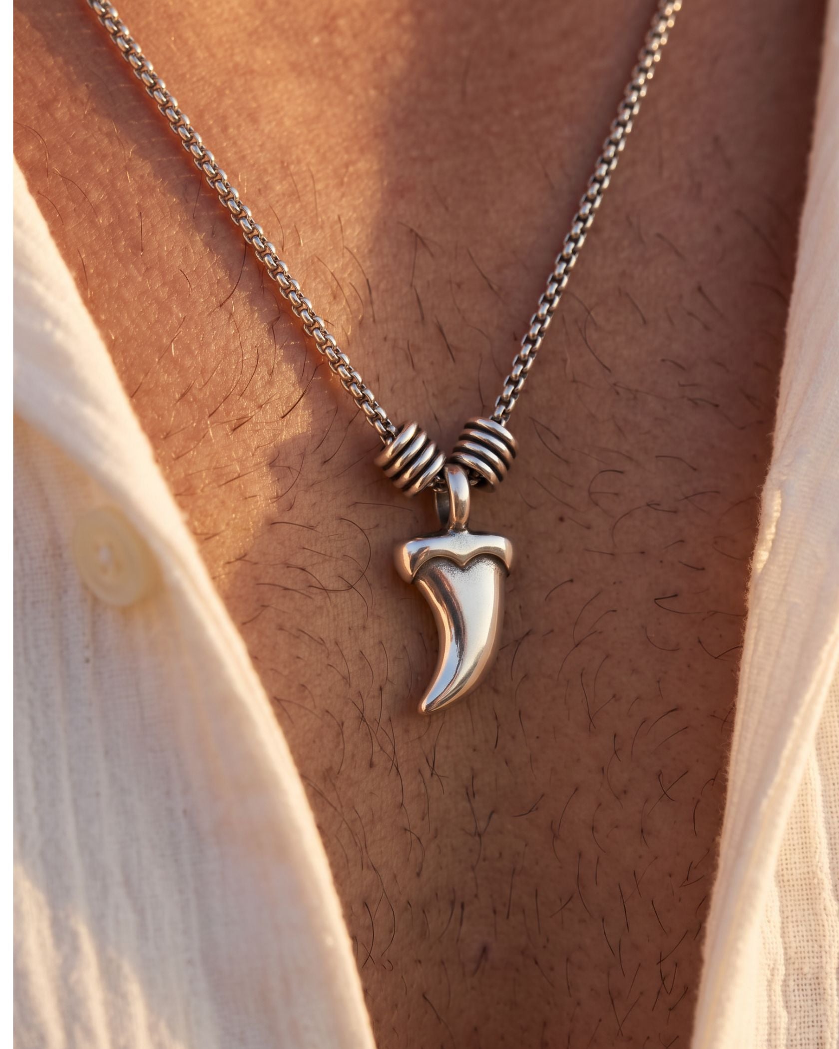 TUSK CHAIN NECKLACE