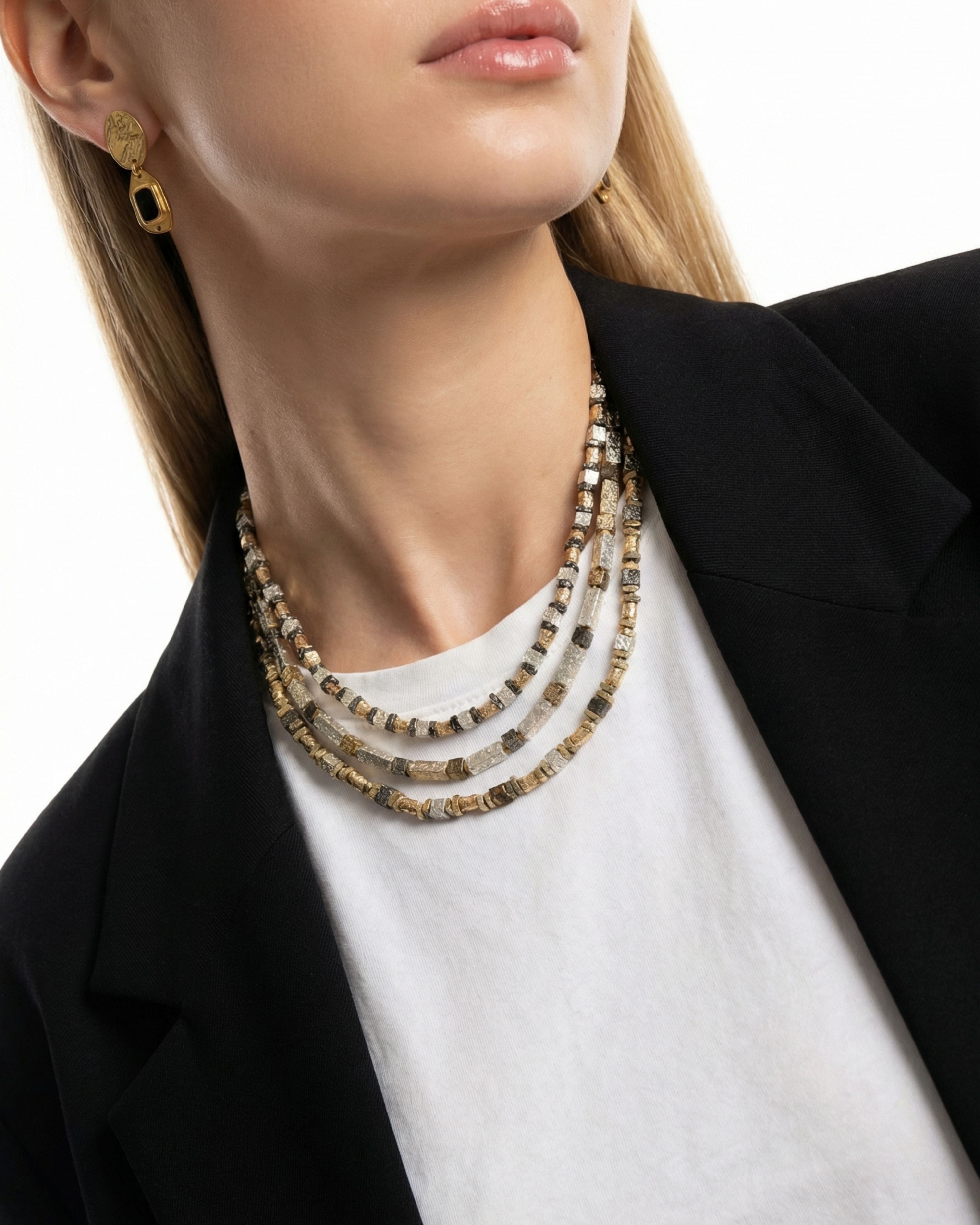 GOLDEN BRICKET NECKLACE