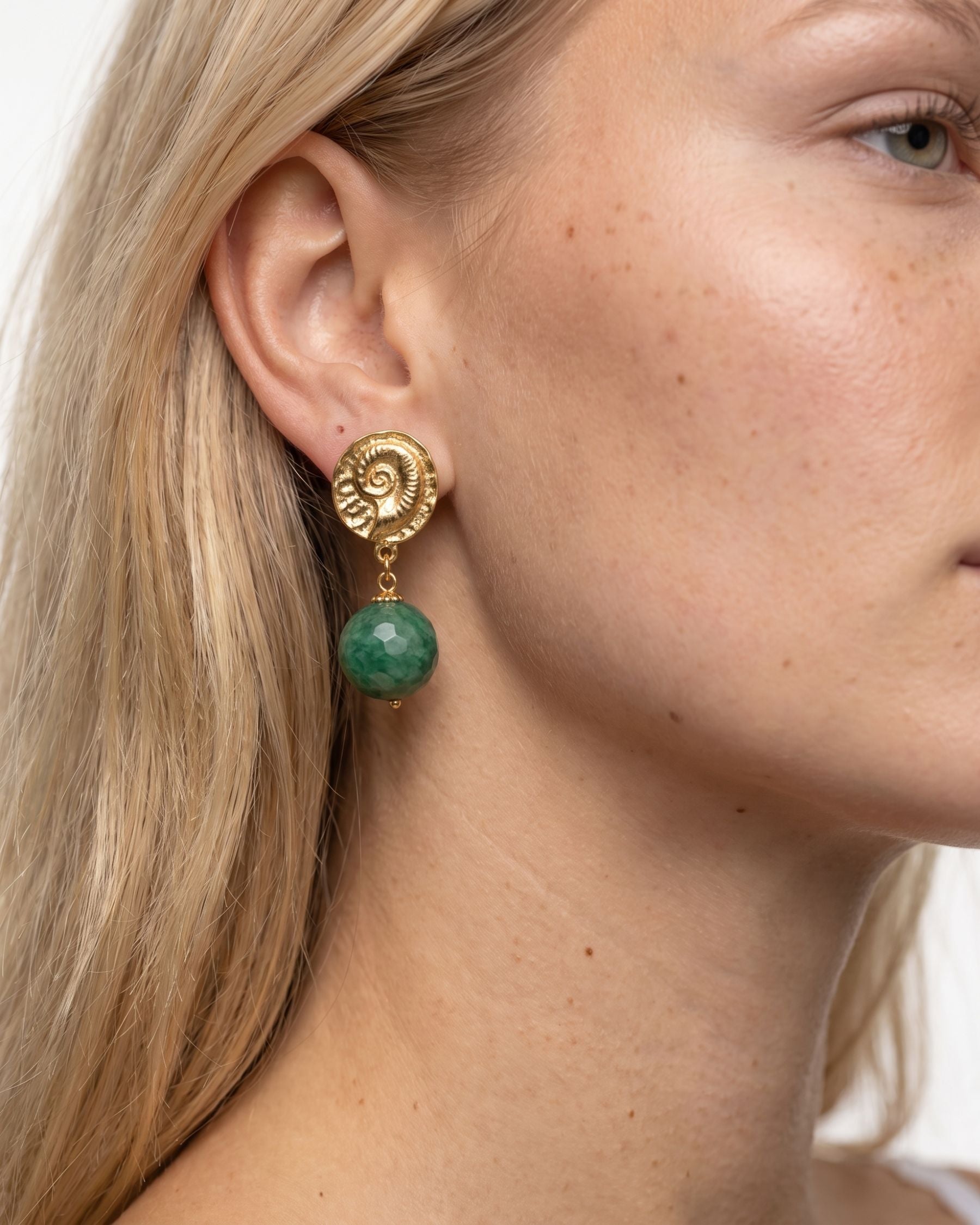 SEASHELL BONBON GREEN EARRINGS