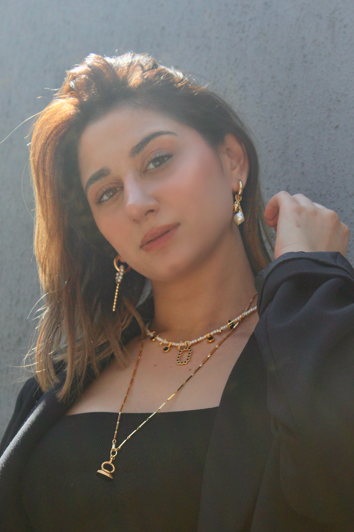 MIDNIGHT SEAL LONG CHAIN NECKLACE