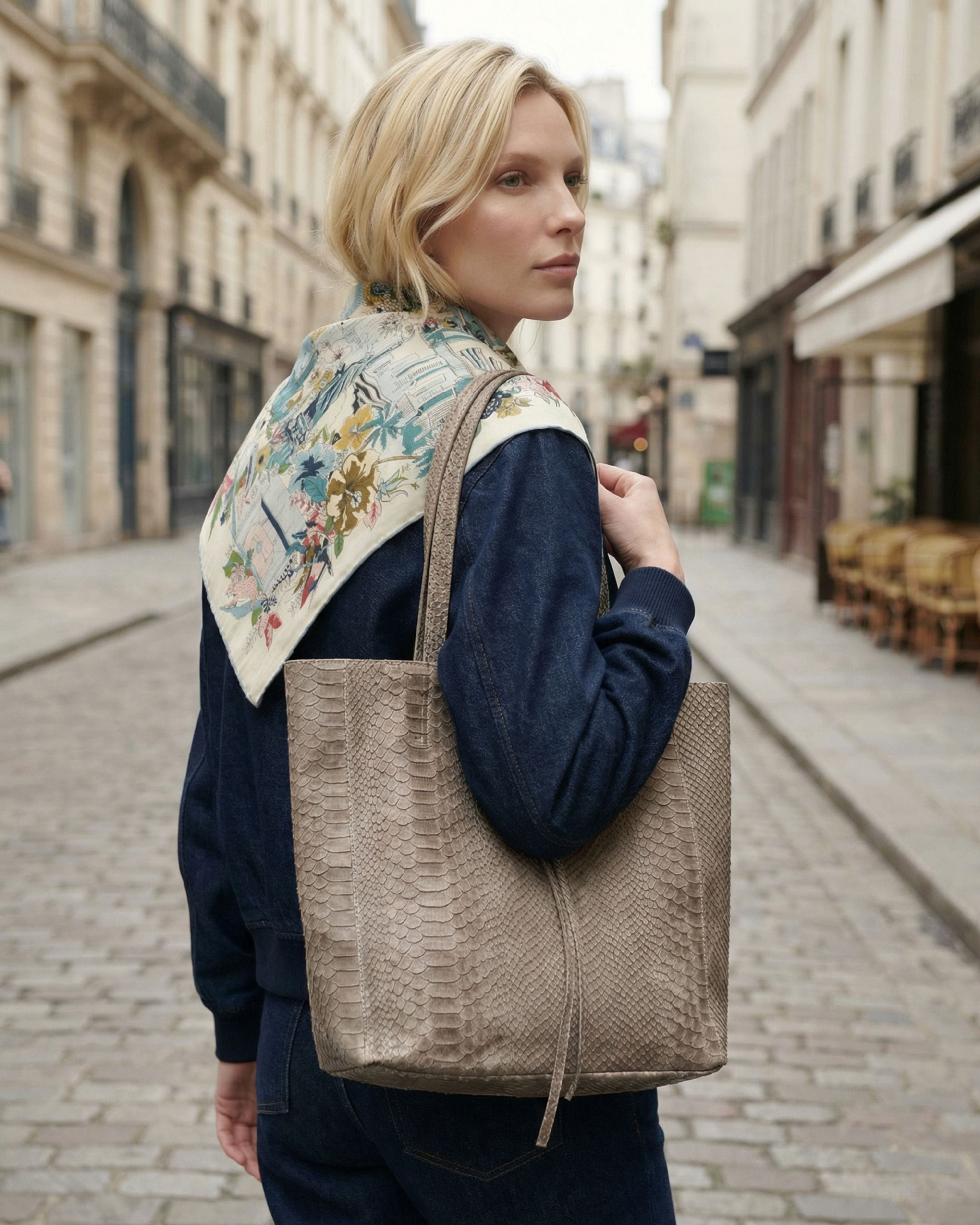 ESSENTIAL BEIGE LEATHER TOTE BAG