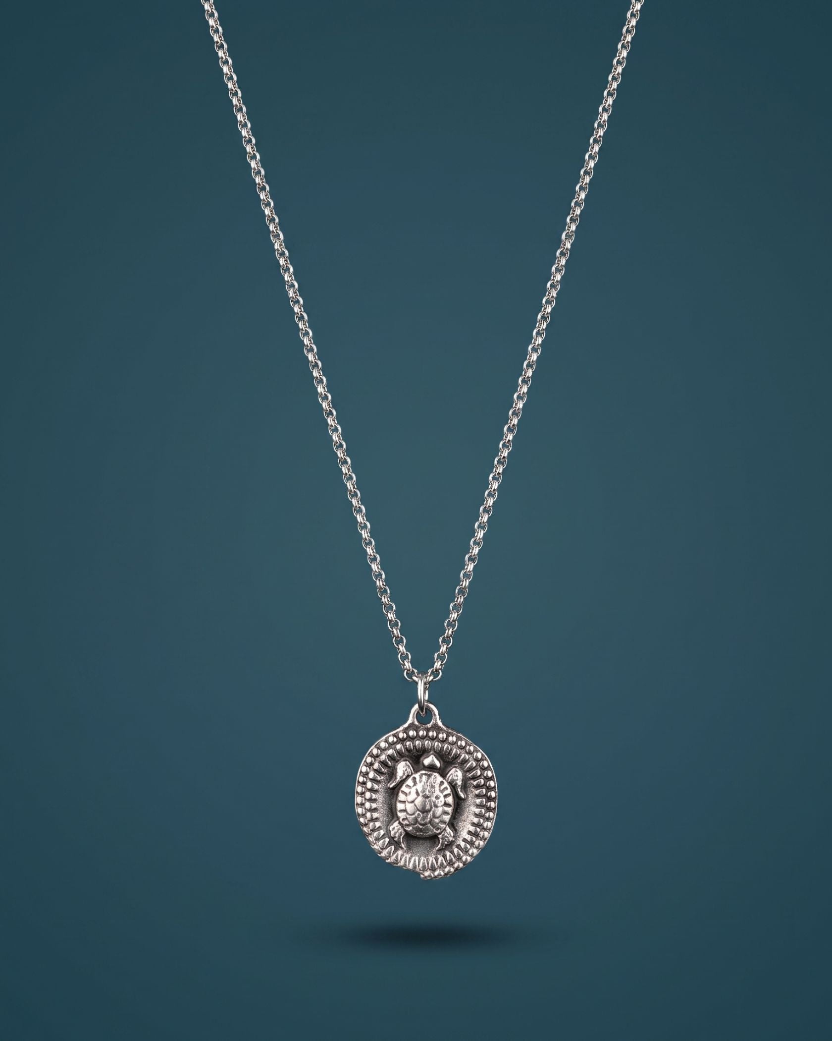 SEA TURTLE CHAIN NECKLACE