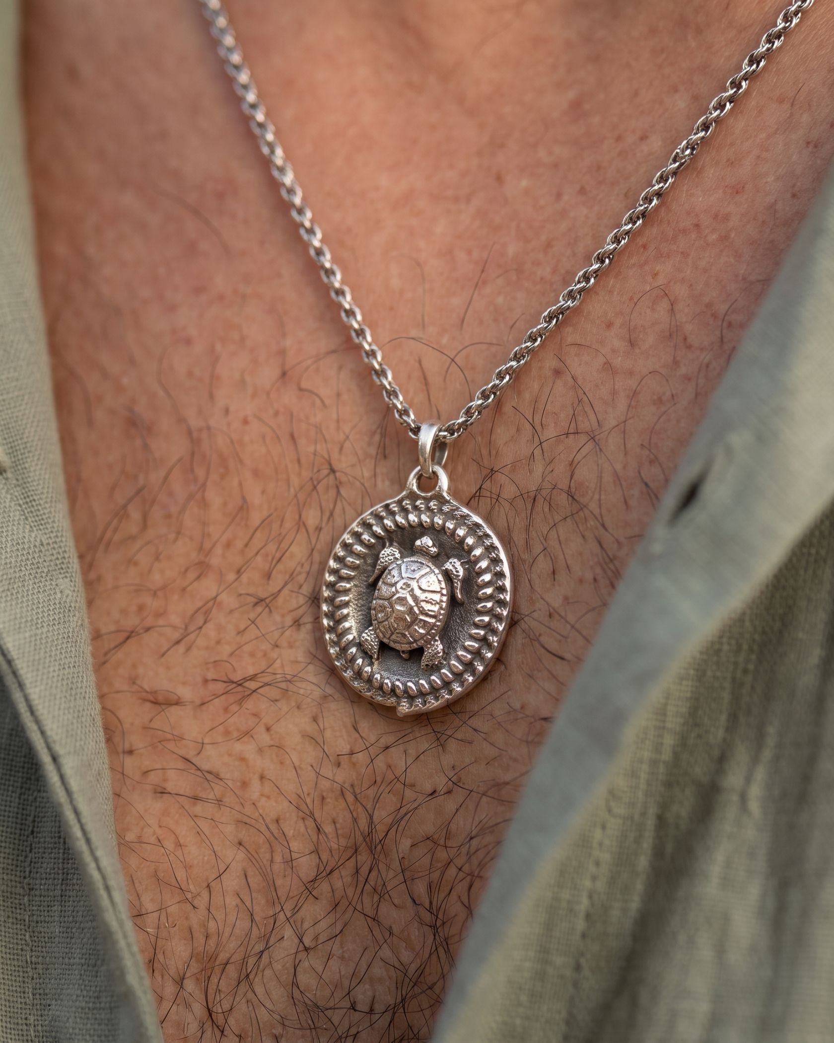 SEA TURTLE CHAIN NECKLACE