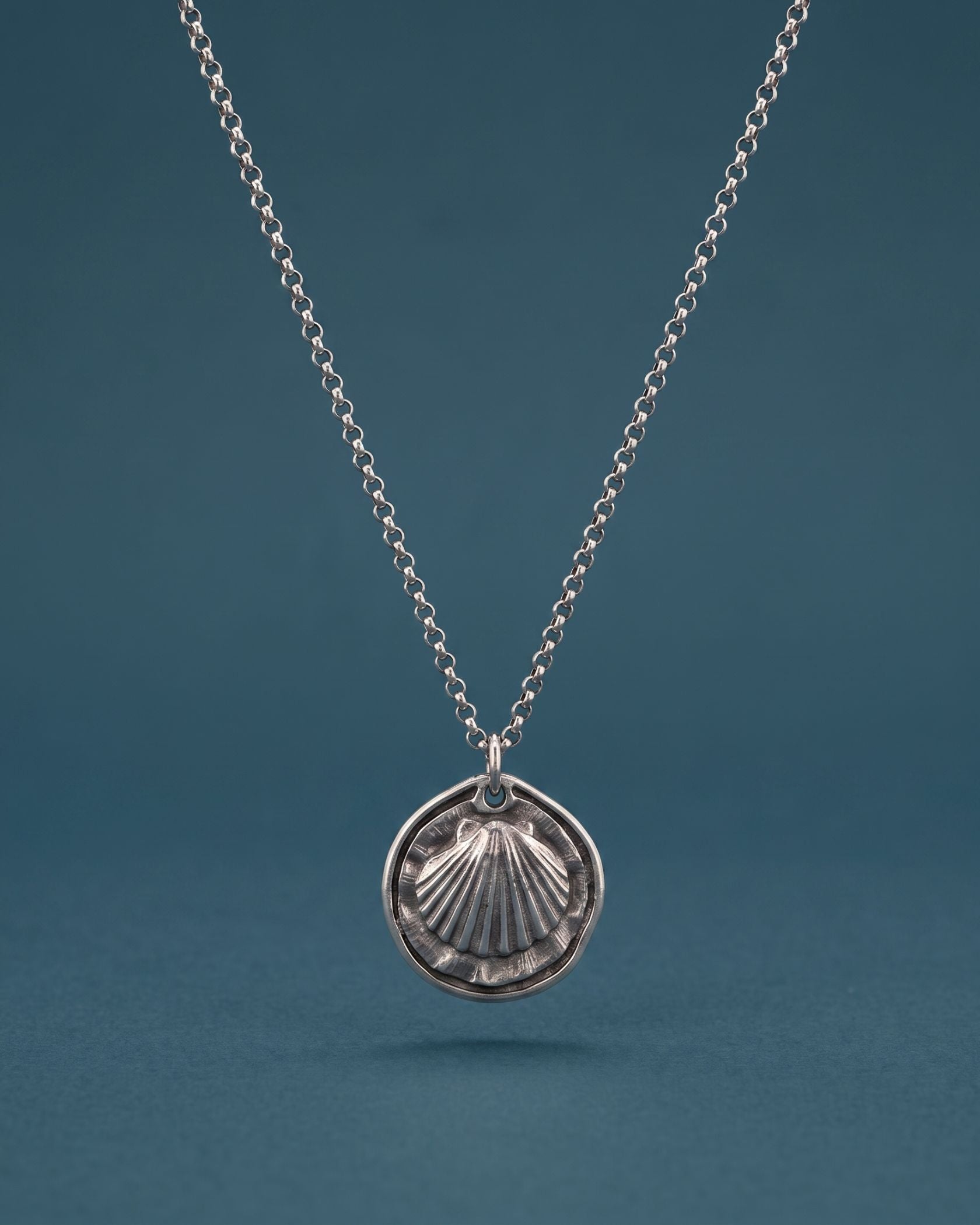 SCALLOP SHELL CHAIN NECKLACE