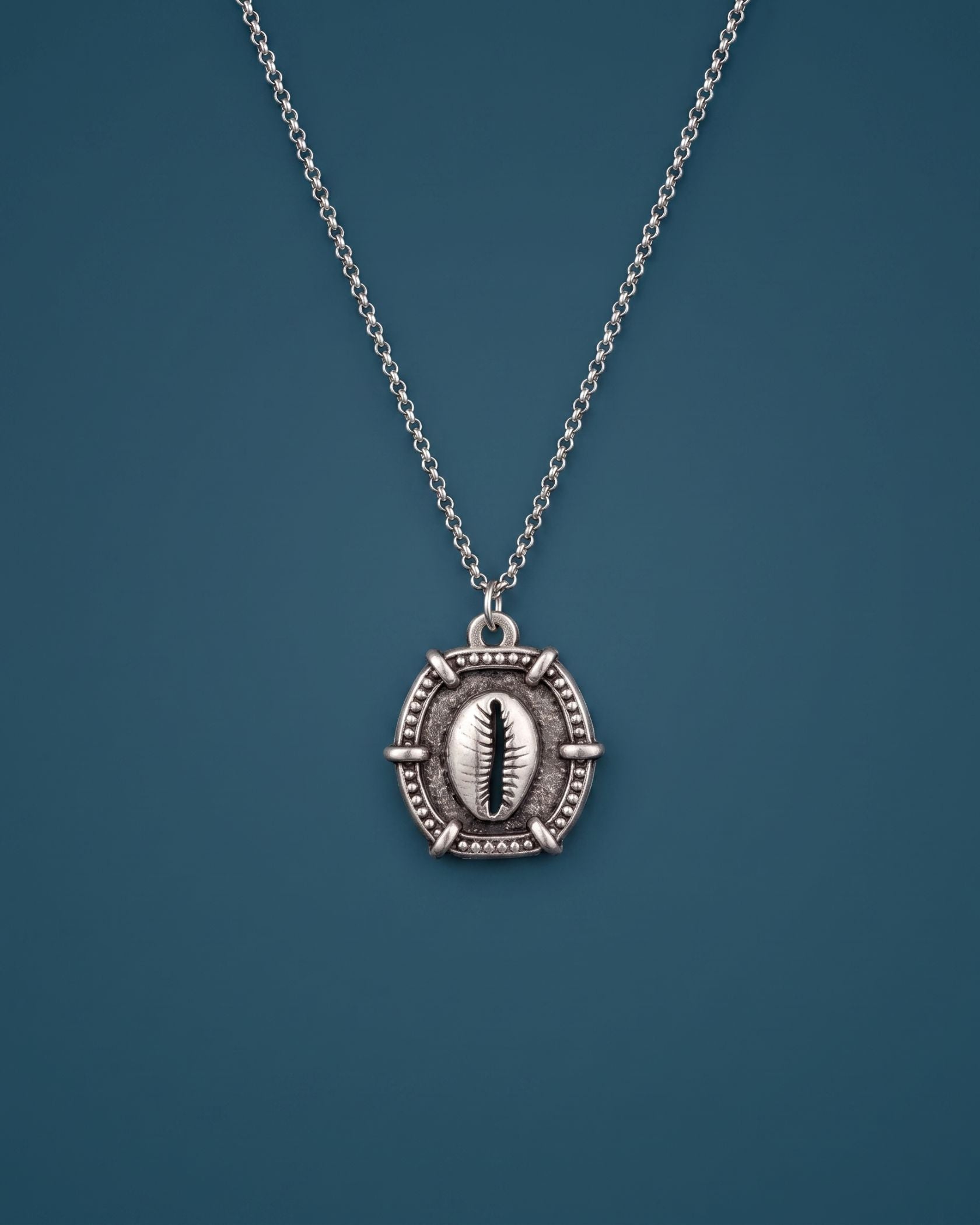 SEA SHELL CHAIN NECKLACE