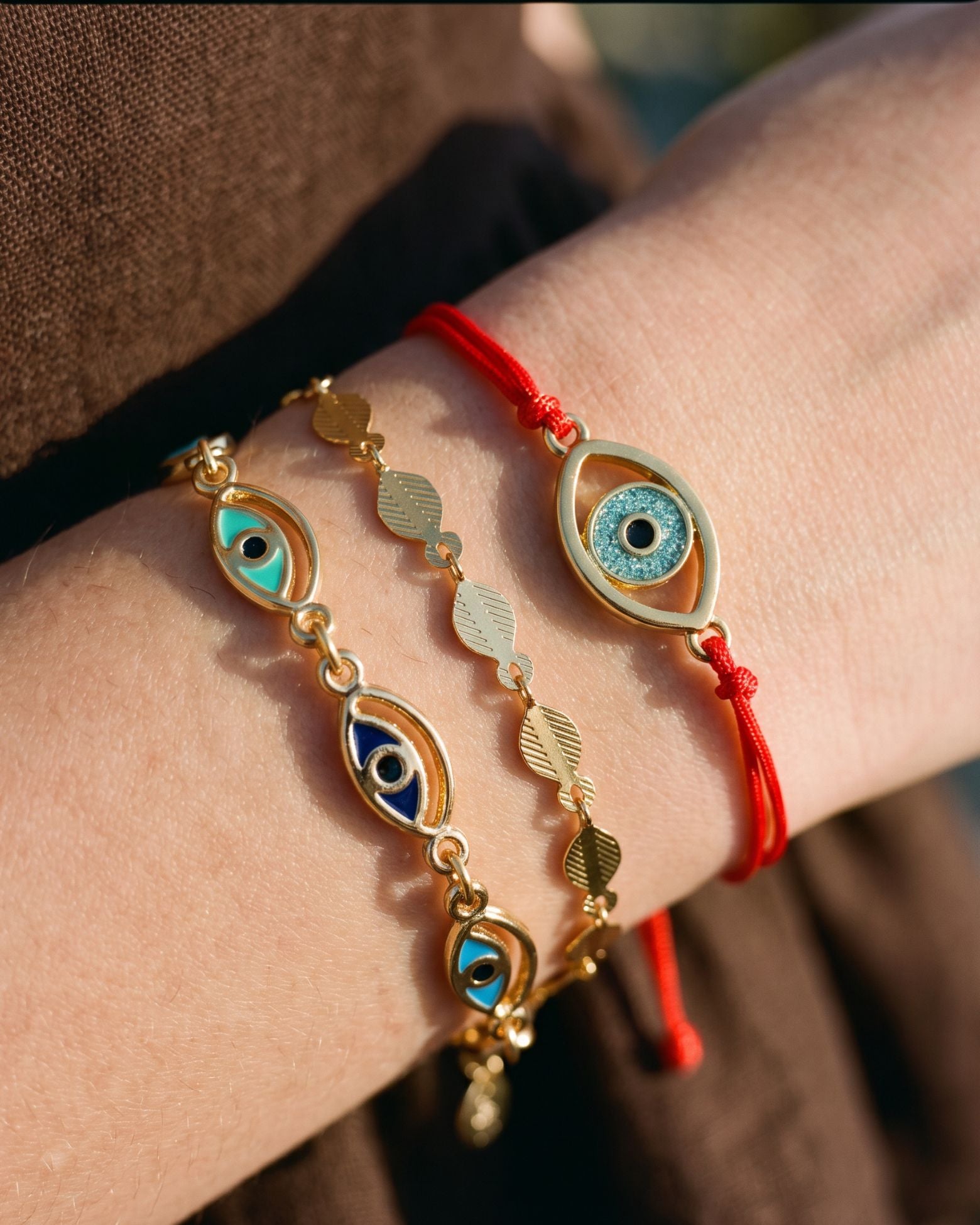 RADIANT GUARDIAN RED ROPE BRACELET