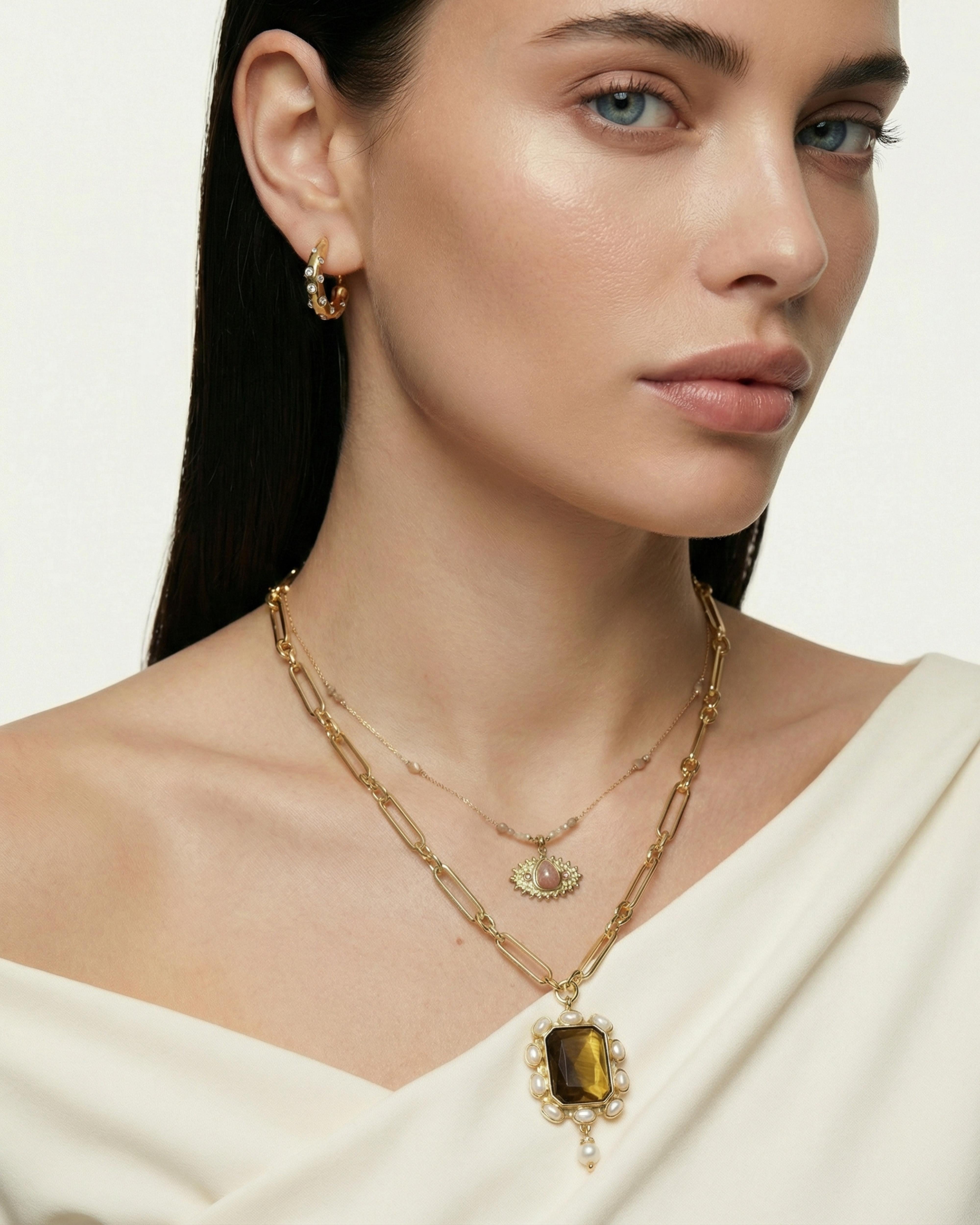 GOLDEN HEIRLOOM CLIP CHAIN NECKLACE