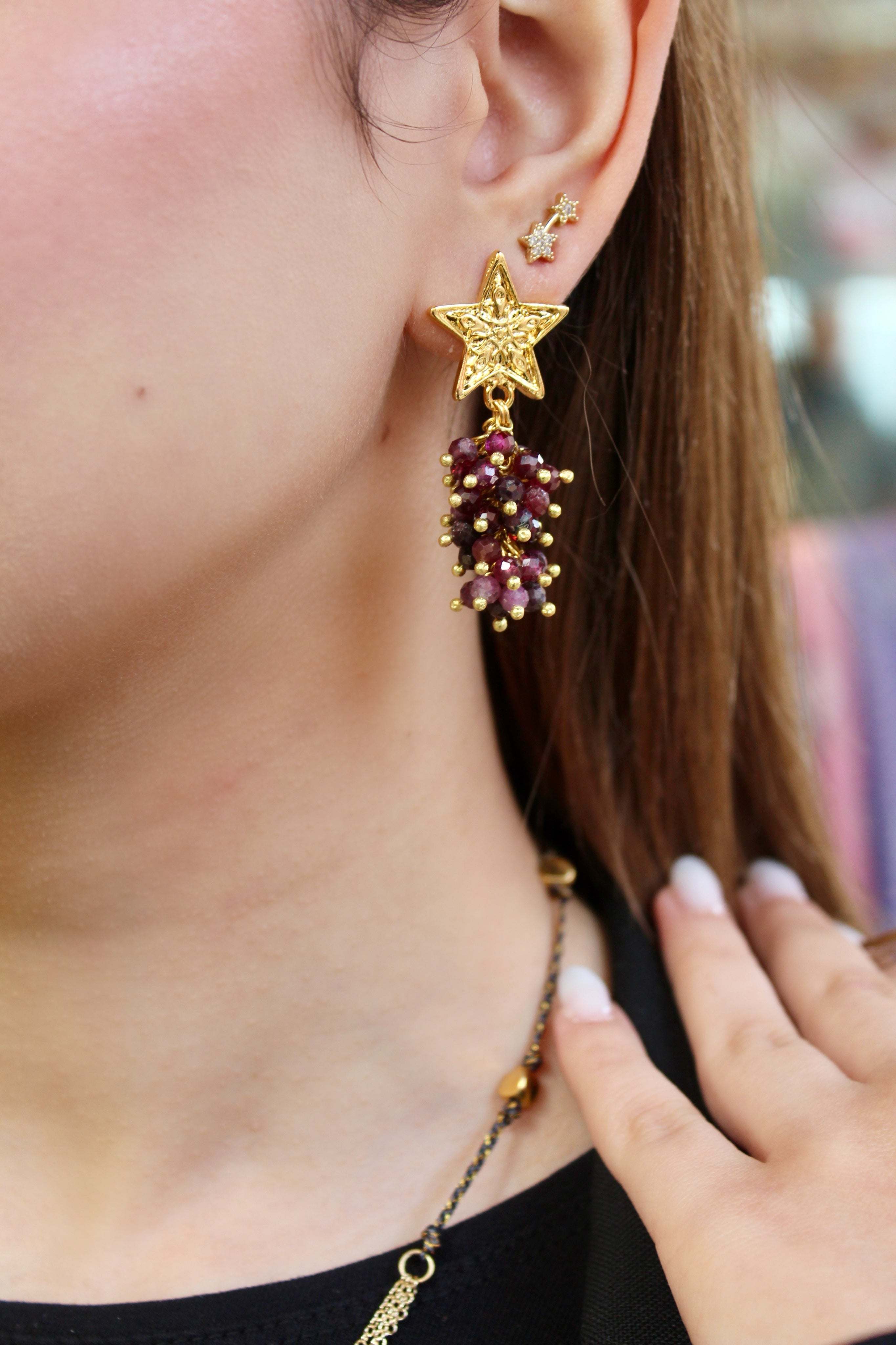 DANCING STAR BURGUNDY EARRINGS