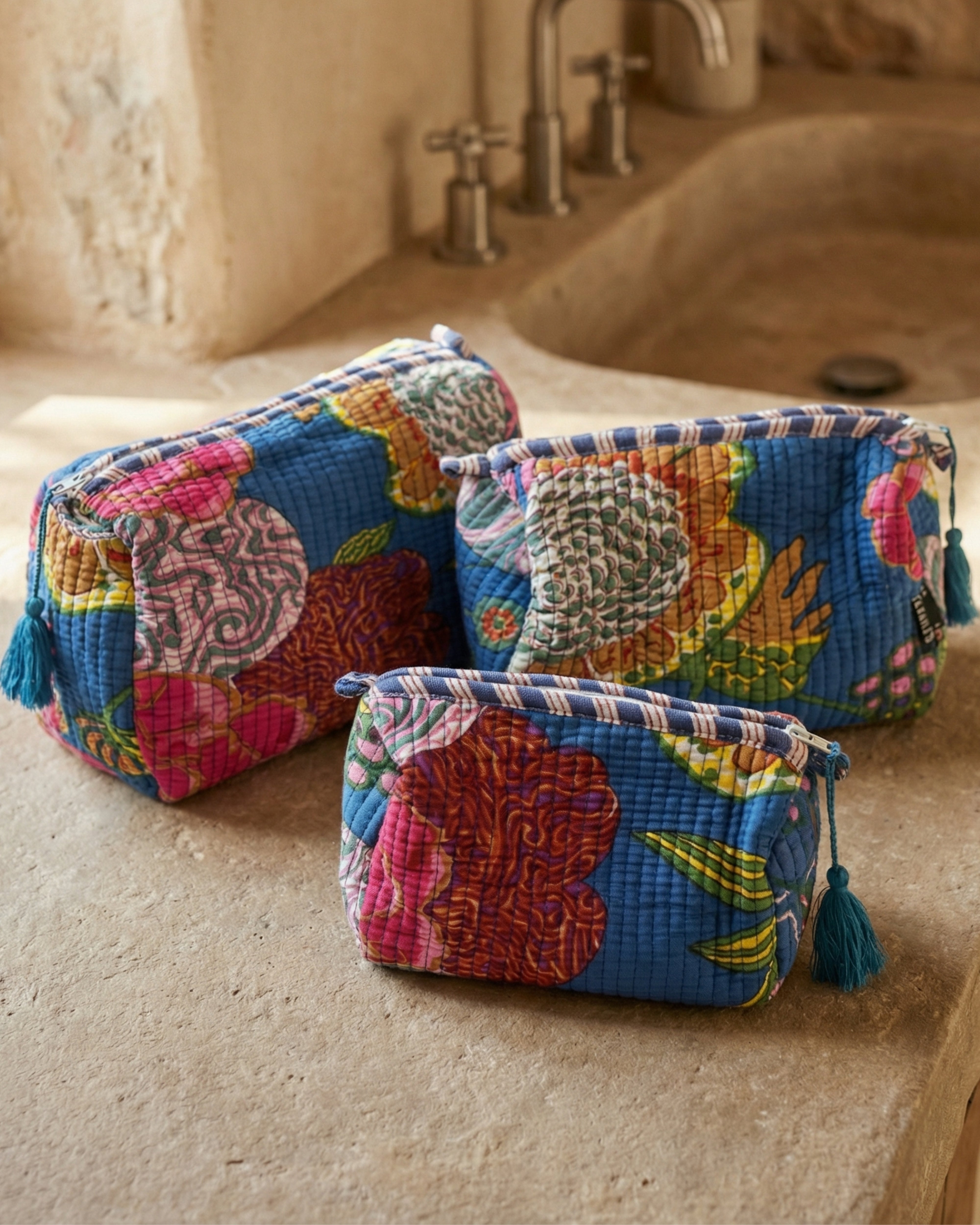 PAINTED PETALS POUCH SET