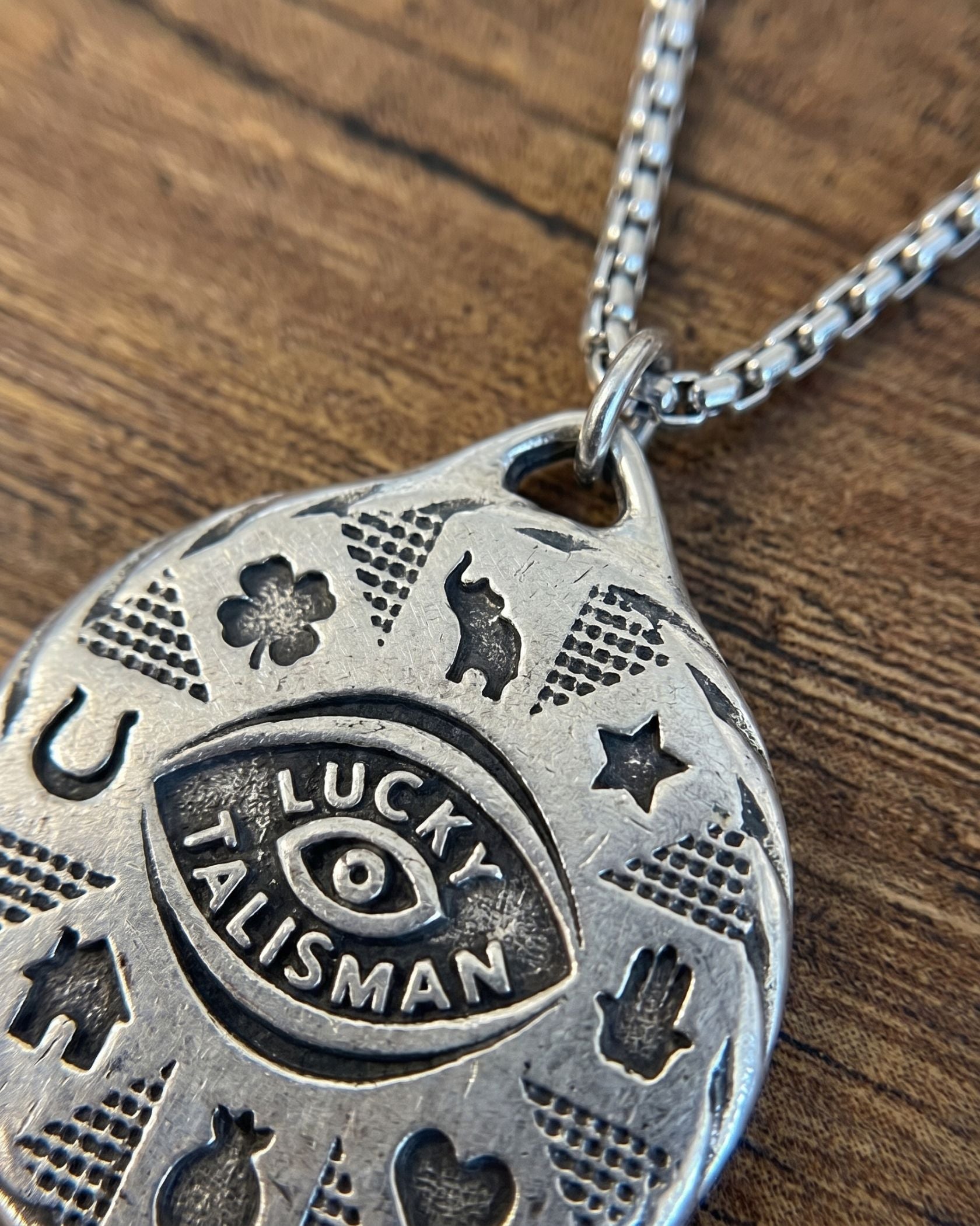 LUCKY TALISMAN CHAIN NECKLACE