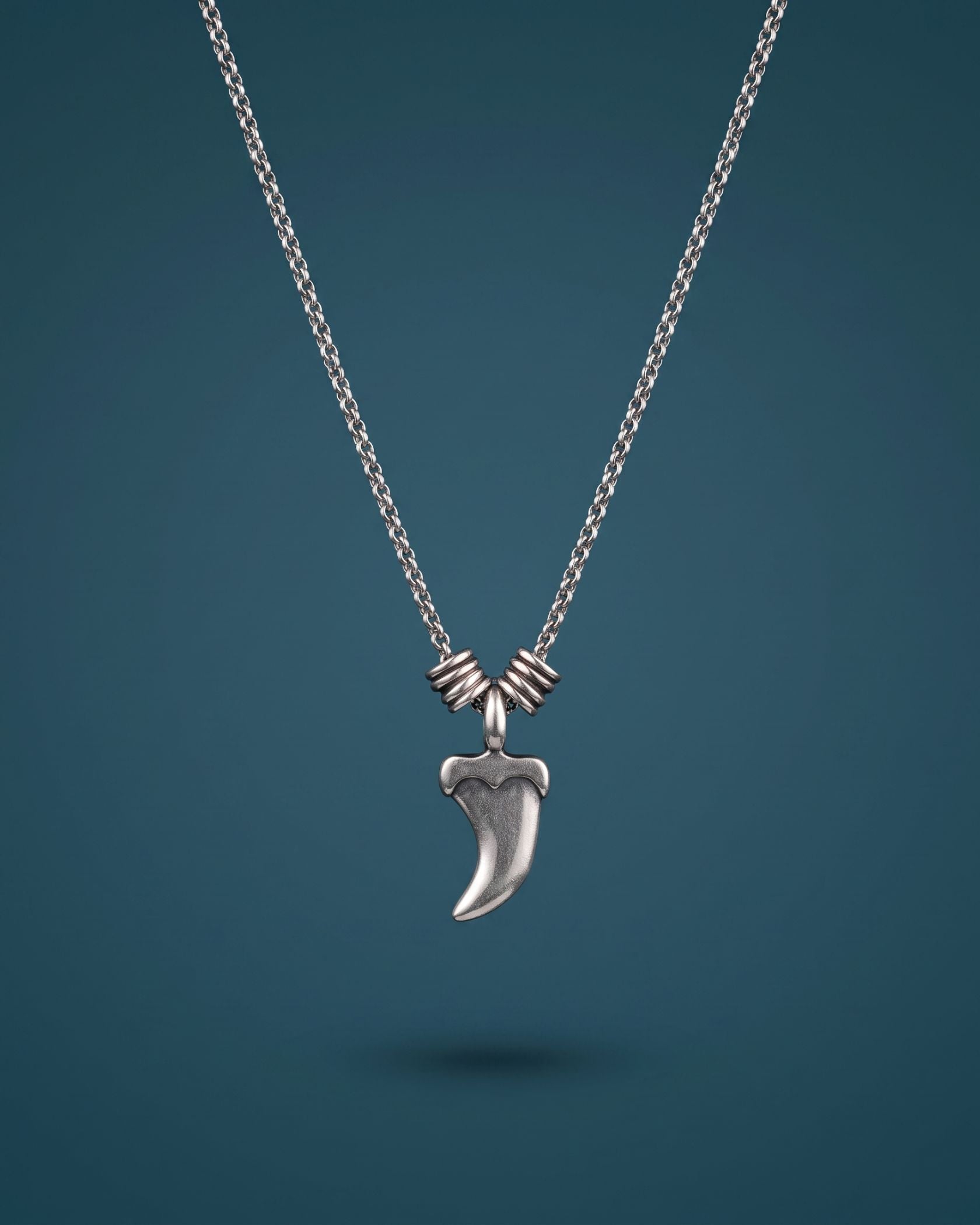 TUSK CHAIN NECKLACE