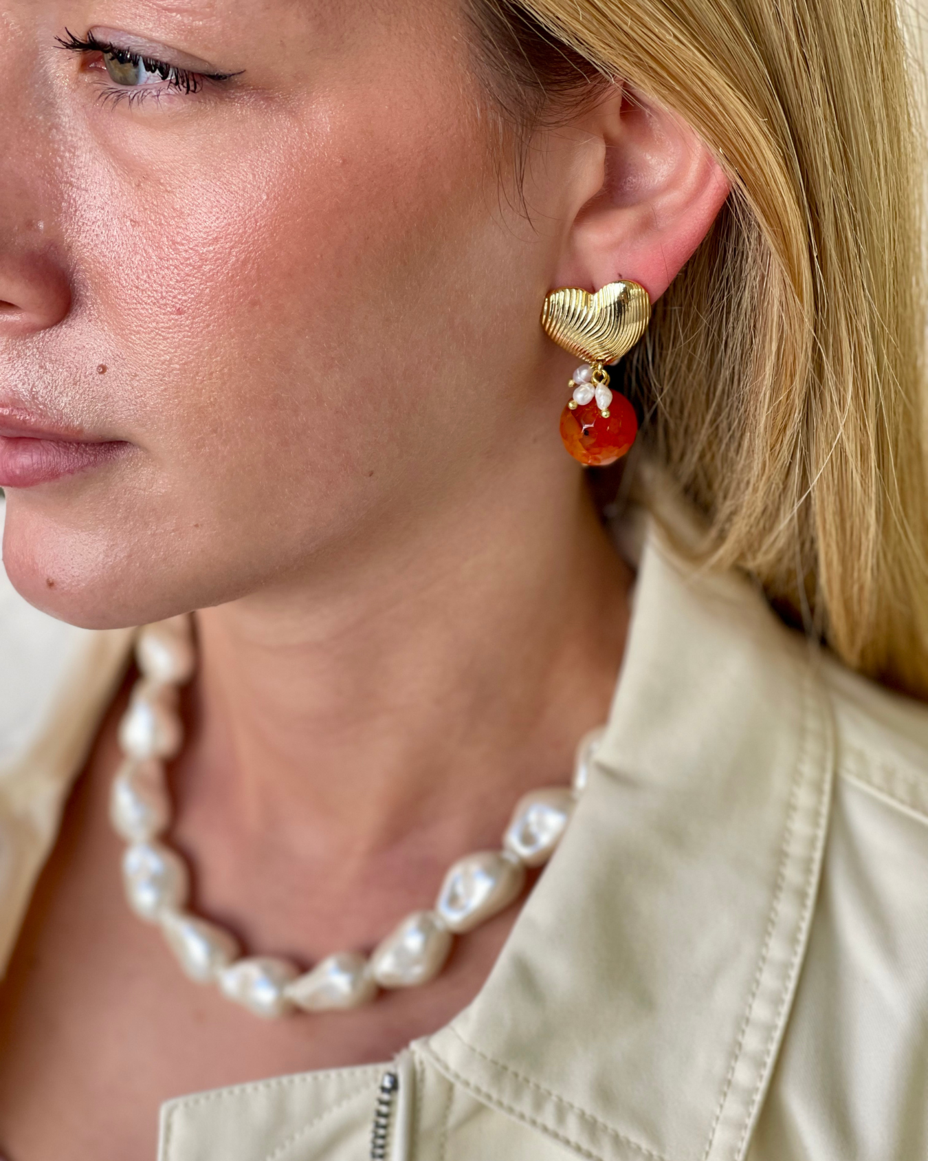 BONBON ORANGE PEARL HEART EARRINGS