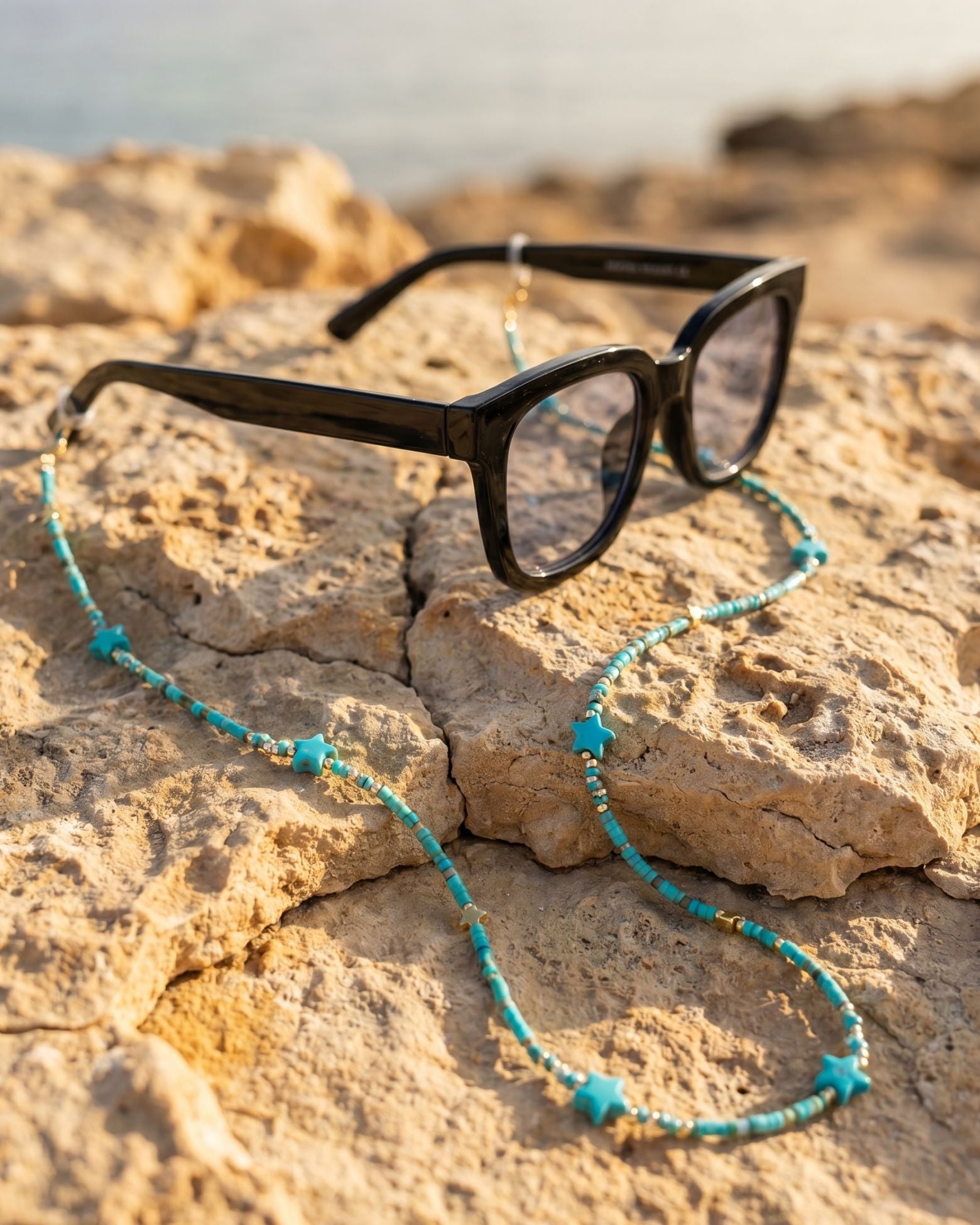 AZURE TIDE GLASSES CHAIN