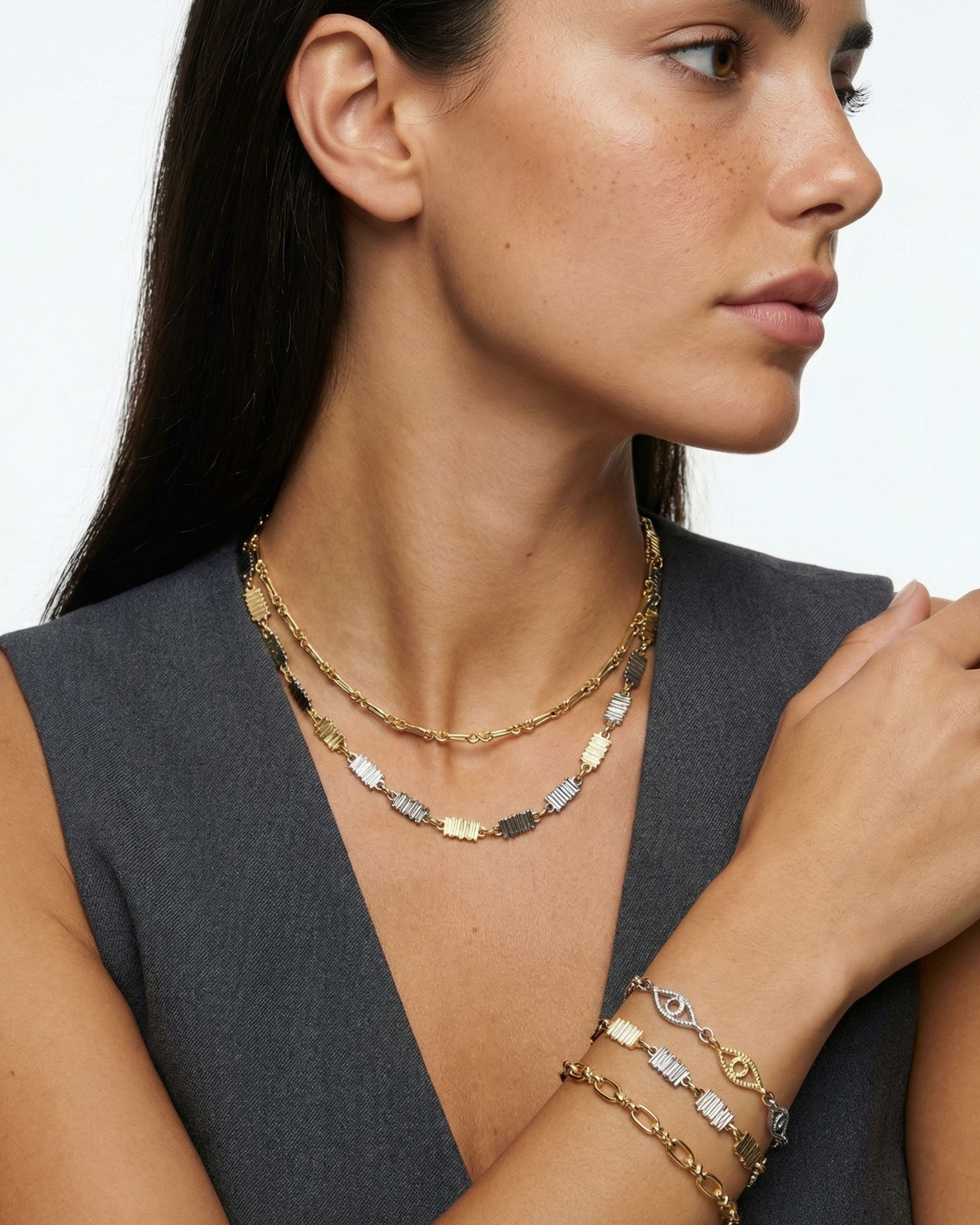 GENTLE TRINITY NECKLACE