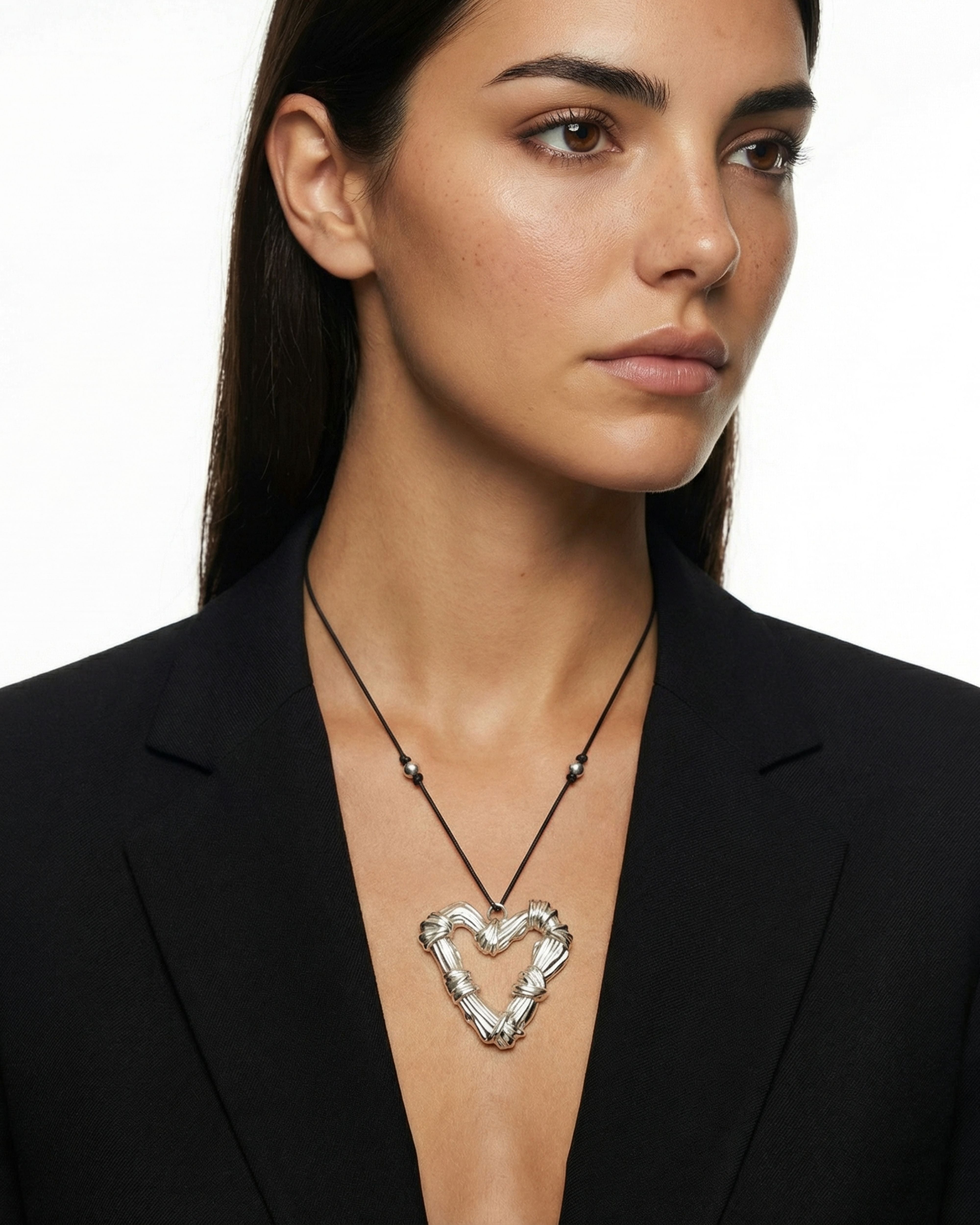 SILVER PULSE KALP İPLİ KOLYE