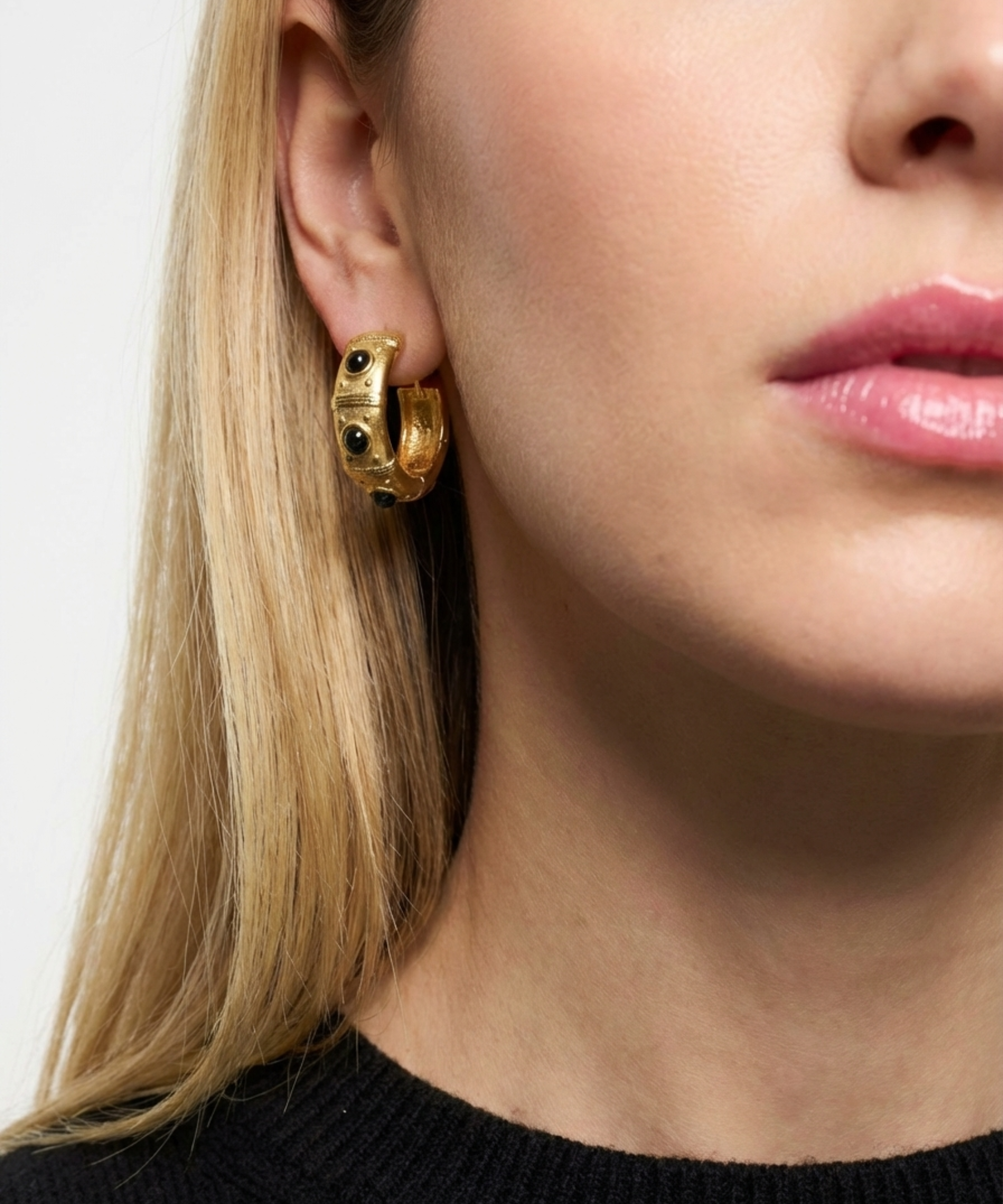 NOCTURNE BLACK HOOP EARRINGS