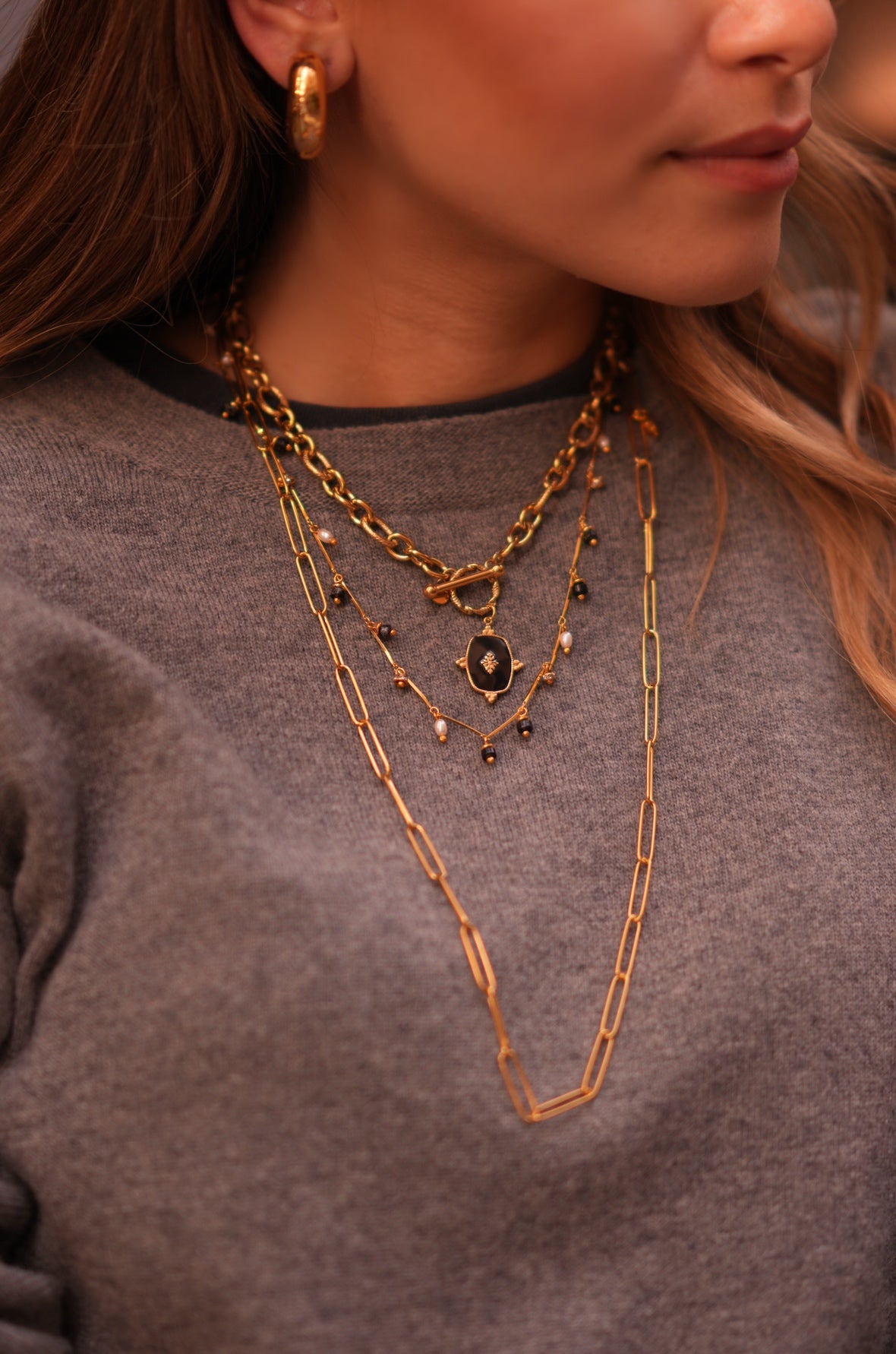 DANCING DISCO BLACK SPARKLE NECKLACE