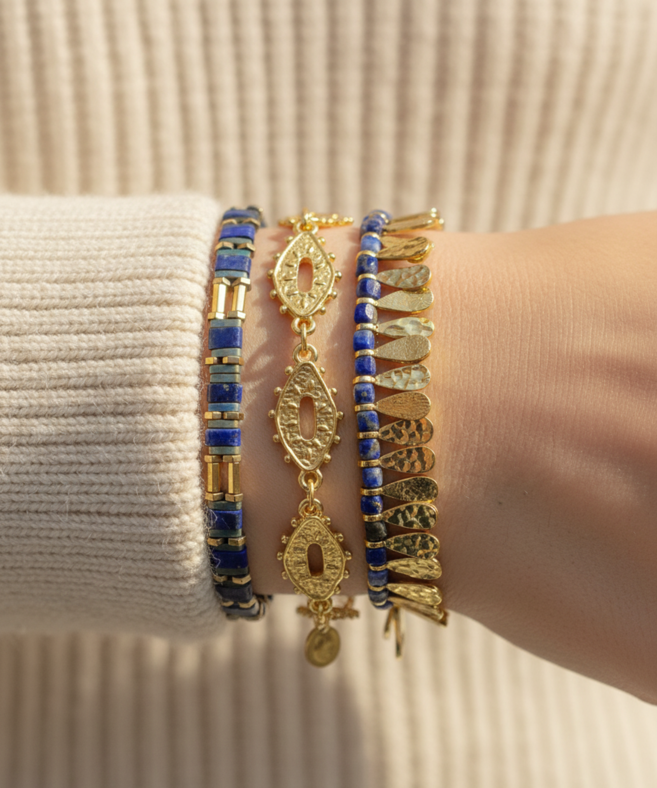 GOLDEN LAPIS BRACELET