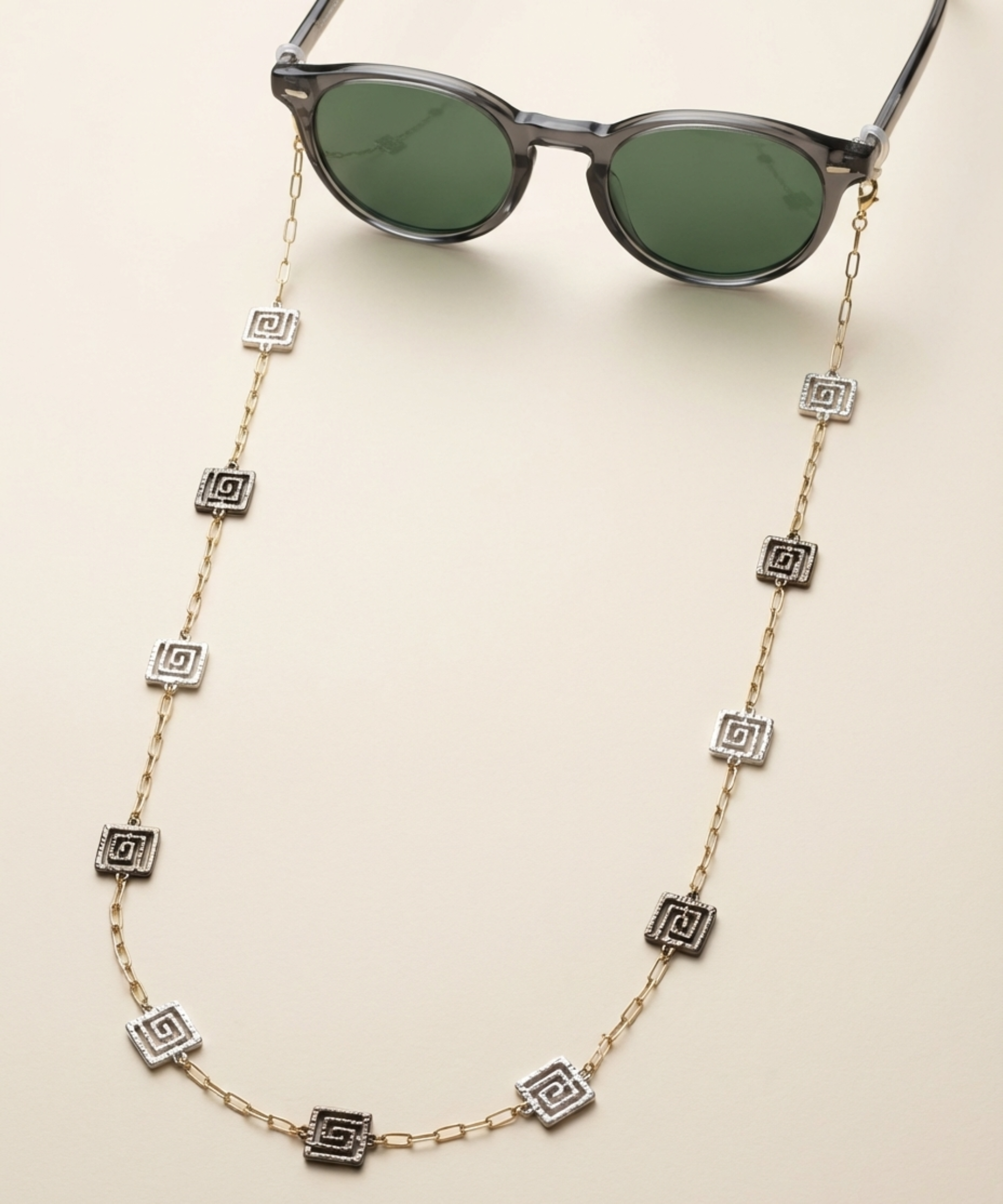 BOLD TRINITY GLASSES CHAIN