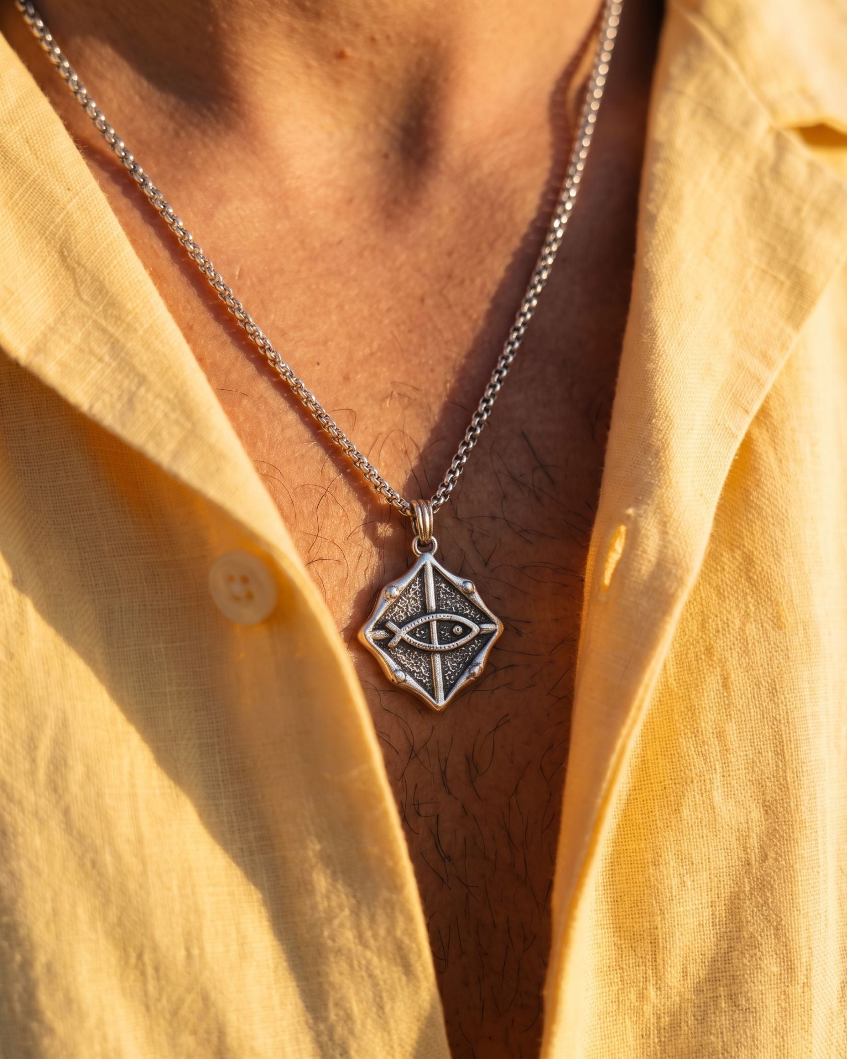 FISH CHAIN NECKLACE
