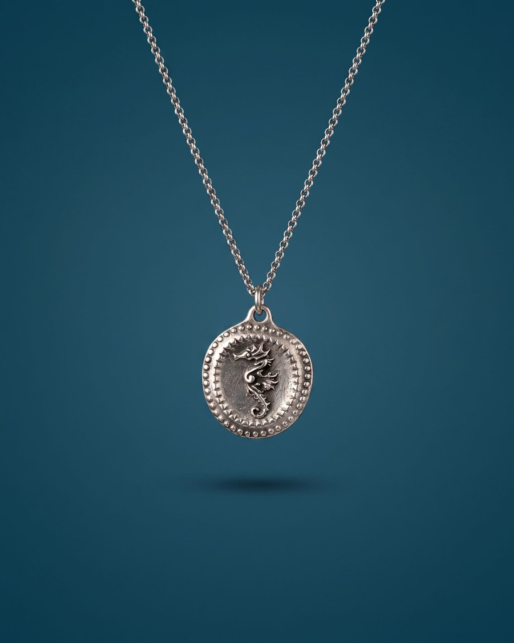 SEAHORSE CHAIN NECKLACE