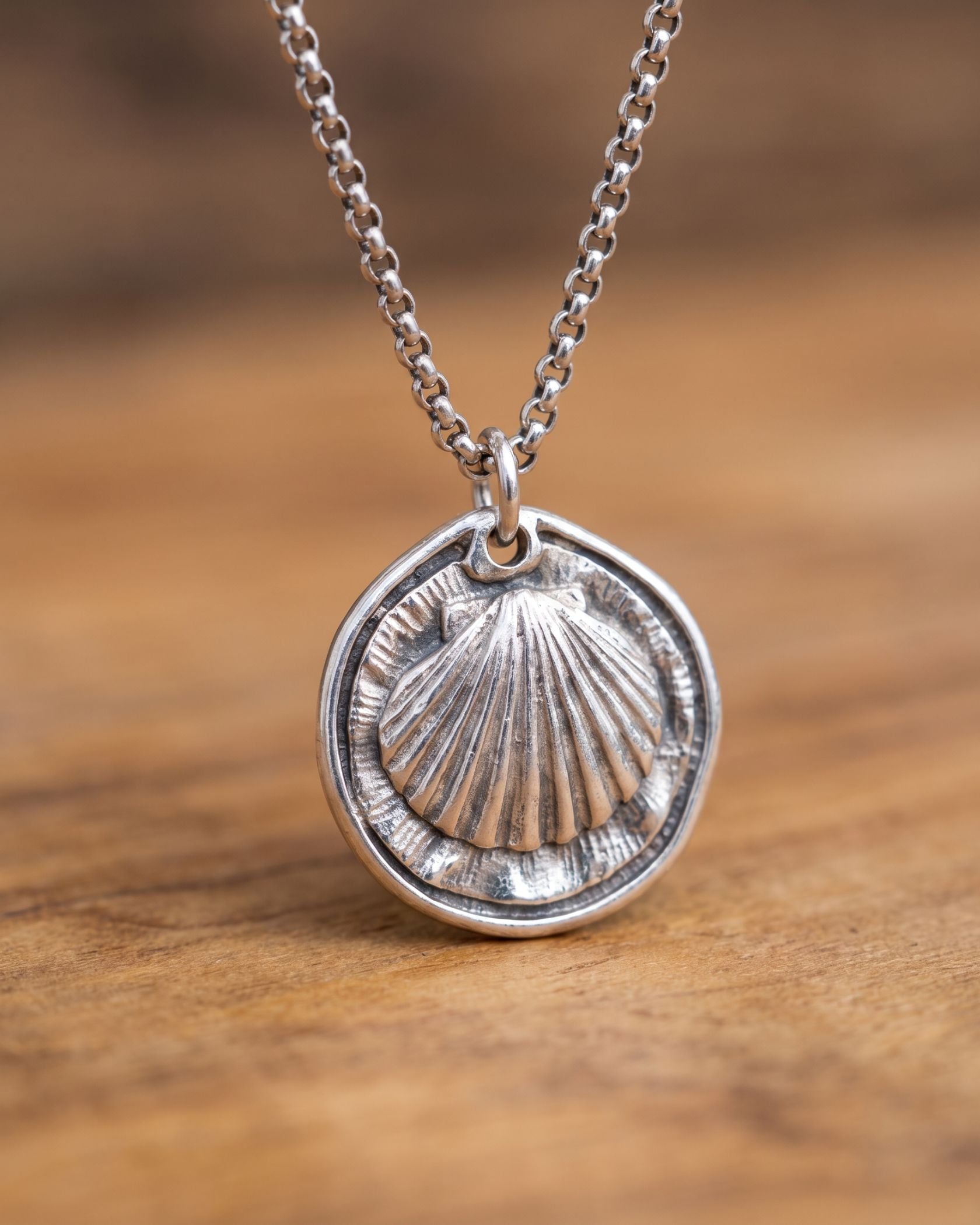 SCALLOP SHELL CHAIN NECKLACE