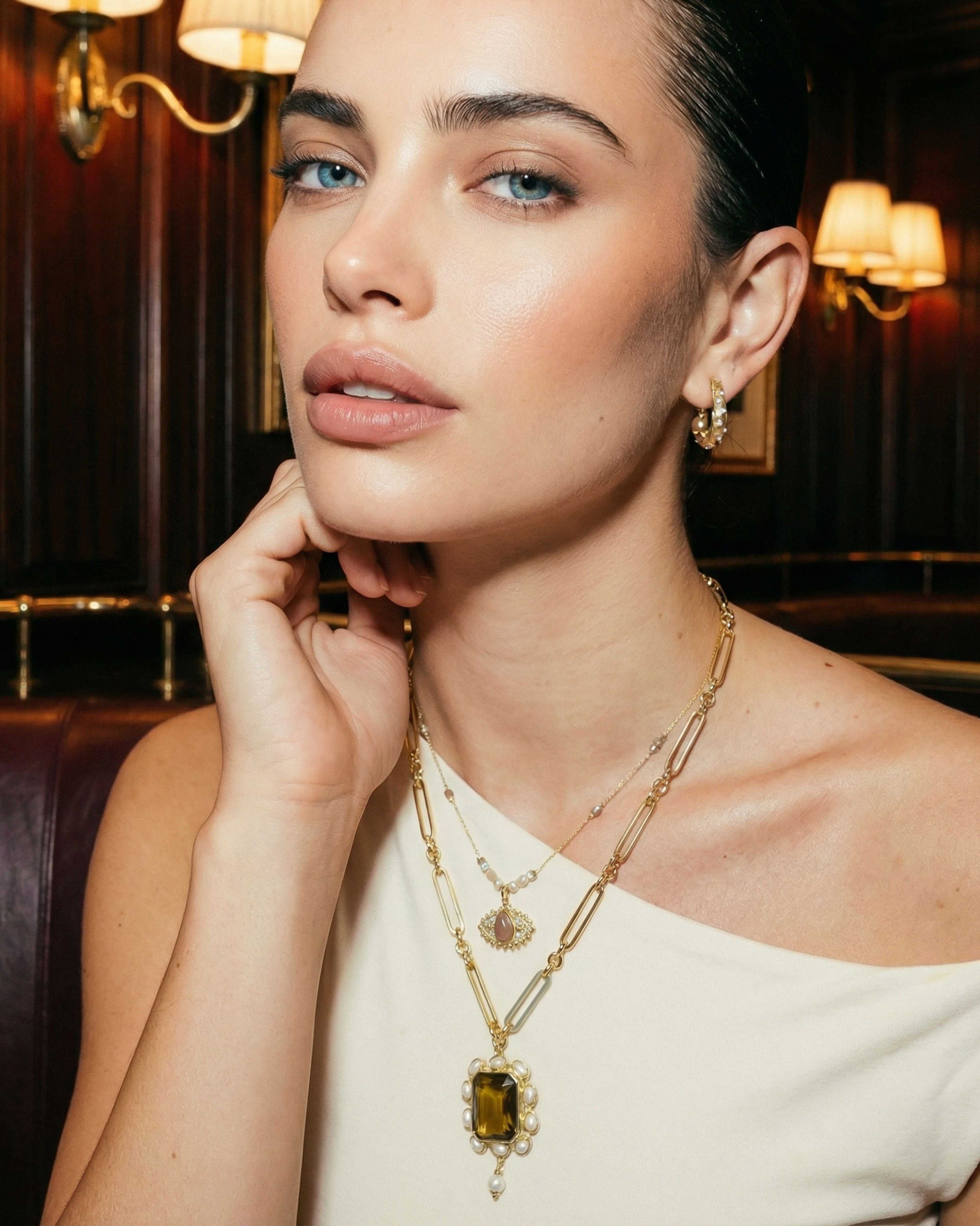 GOLDEN HEIRLOOM CLIP CHAIN NECKLACE