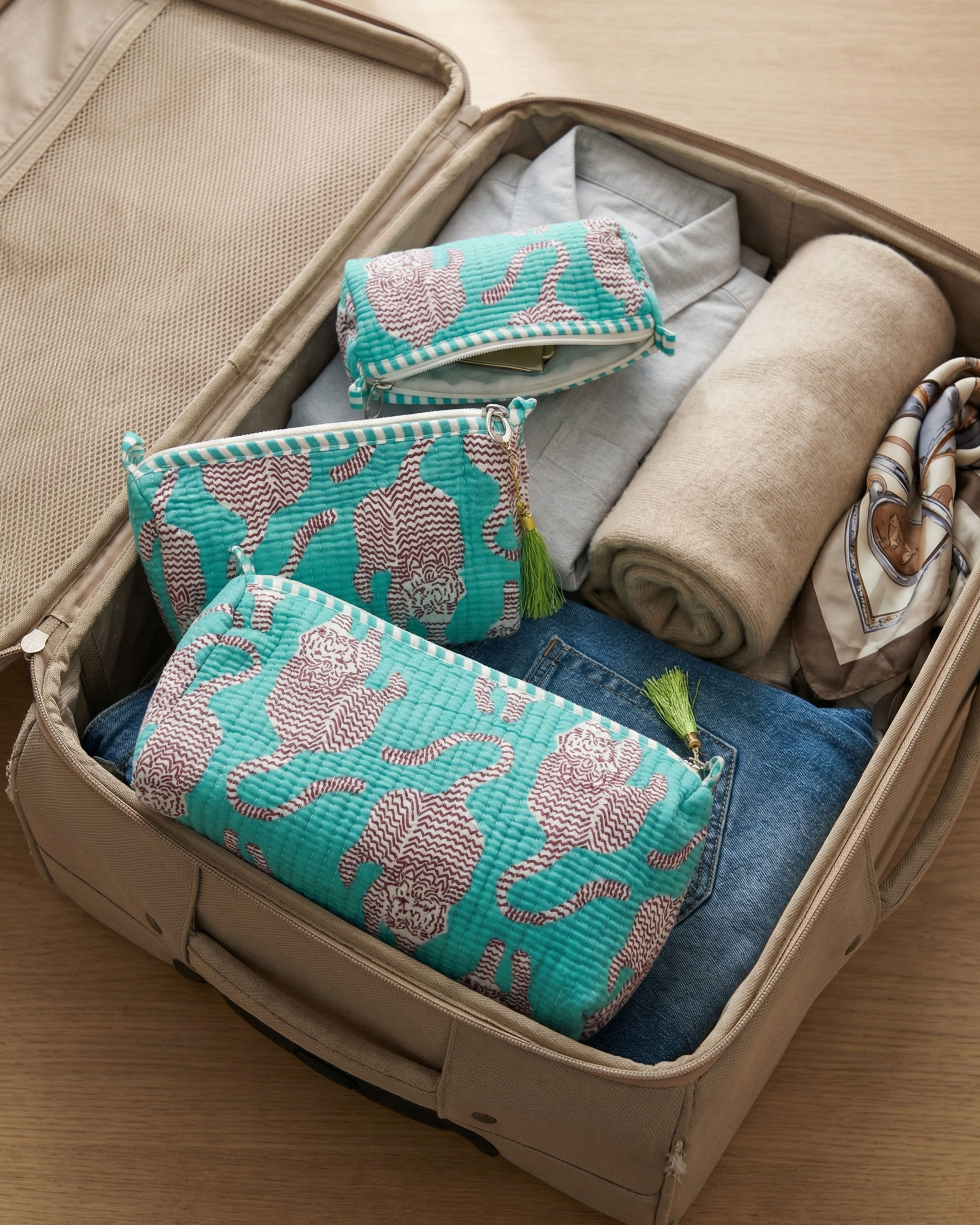 AQUA GREEN TIGER POUCH SET