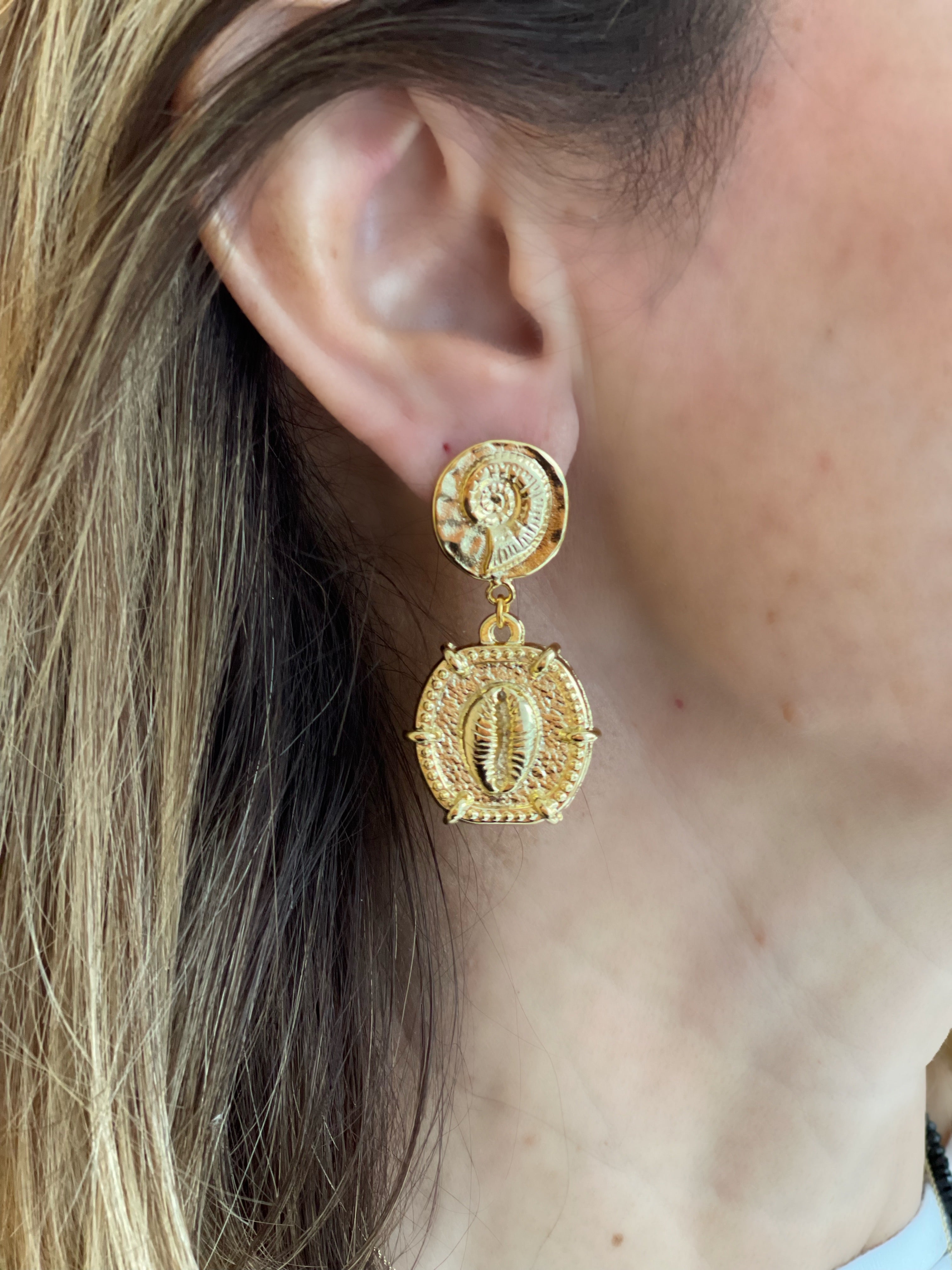 AMALFI SEASHELL EARRINGS