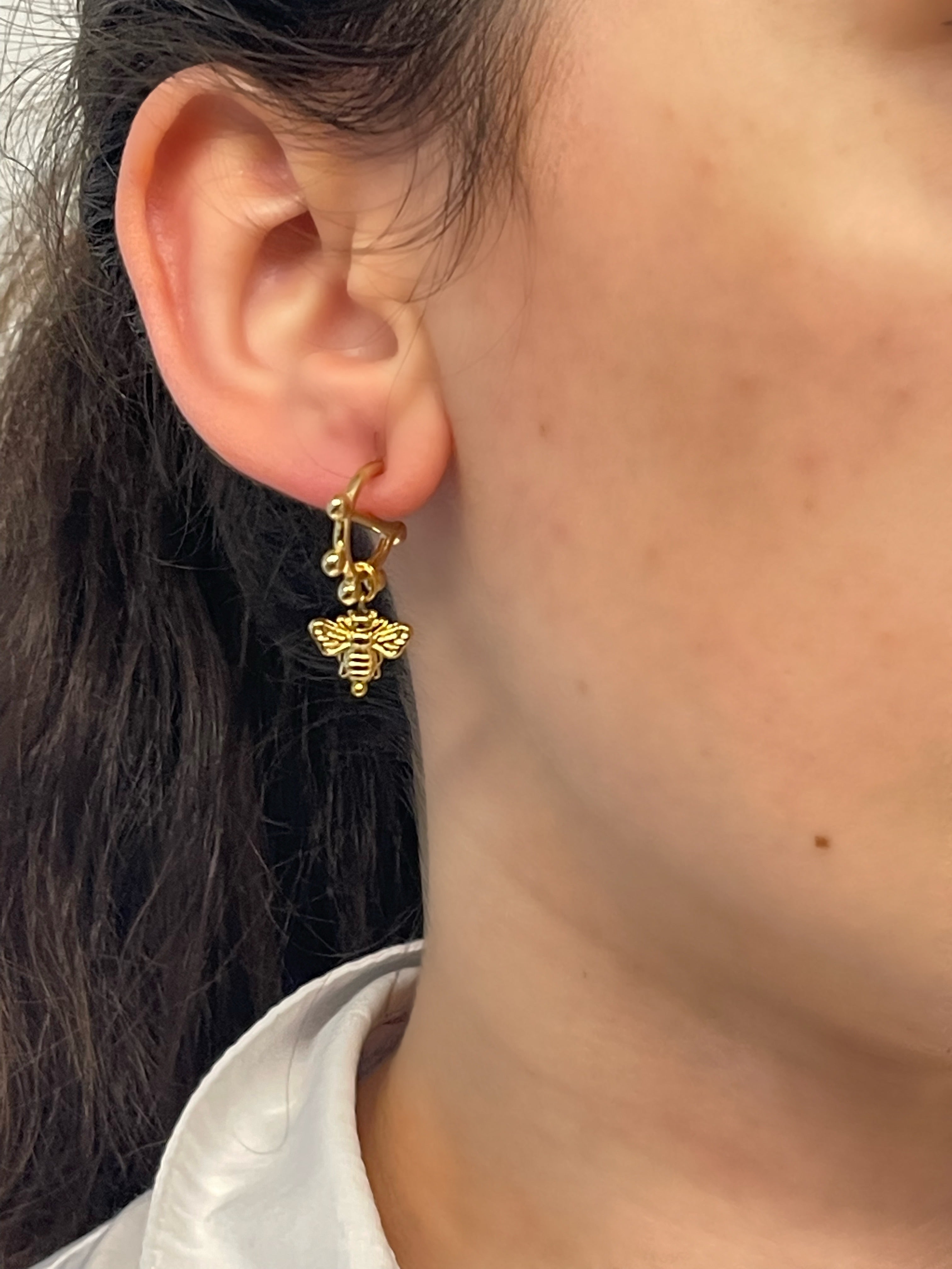 BEE LOVE HOOP EARRINGS