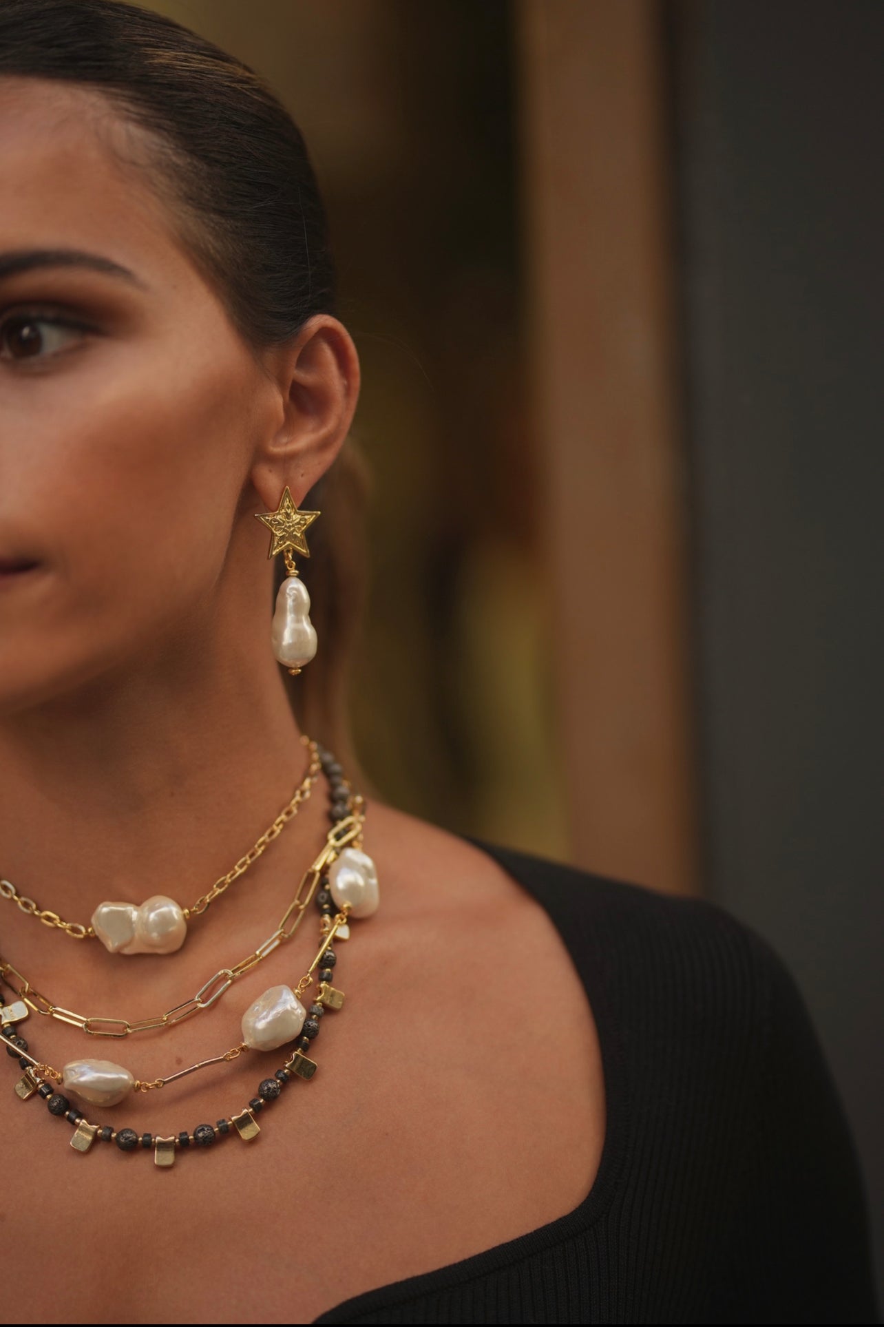 QUEEN SINGLE BAROQUE PEARL NECKLACE